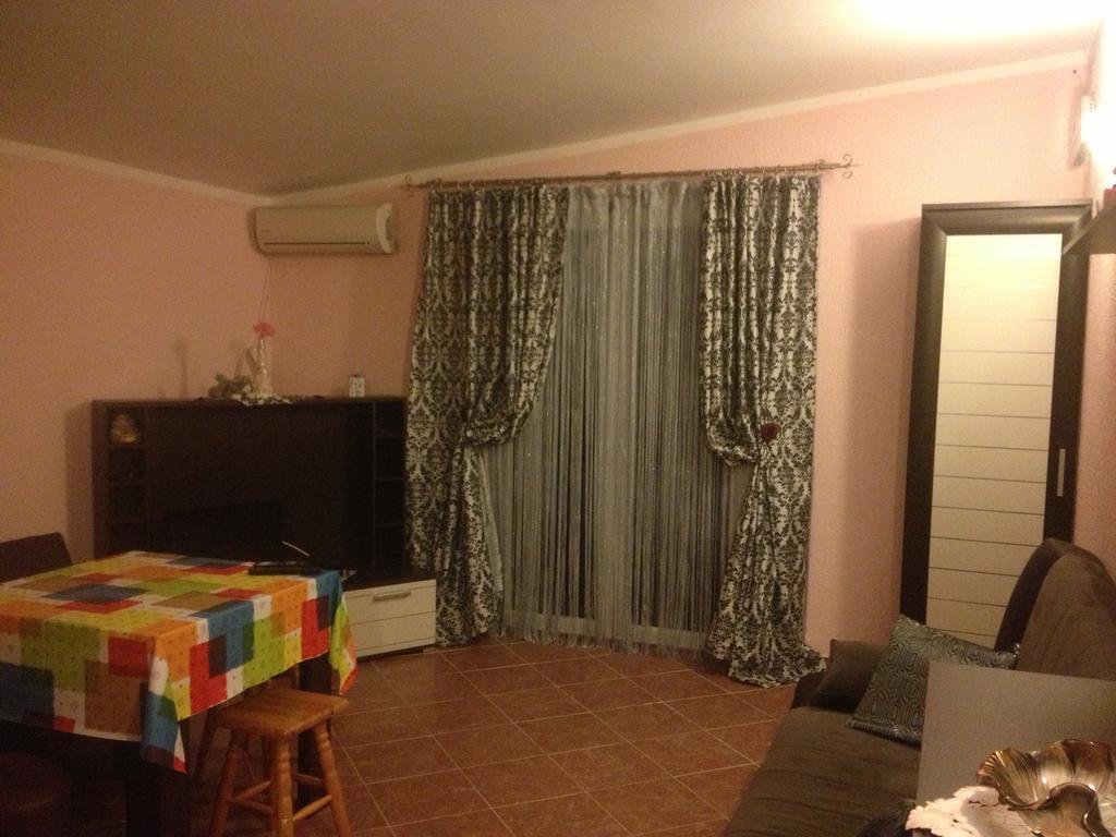 Apartments Svetlana ウトイェハ エクステリア 写真