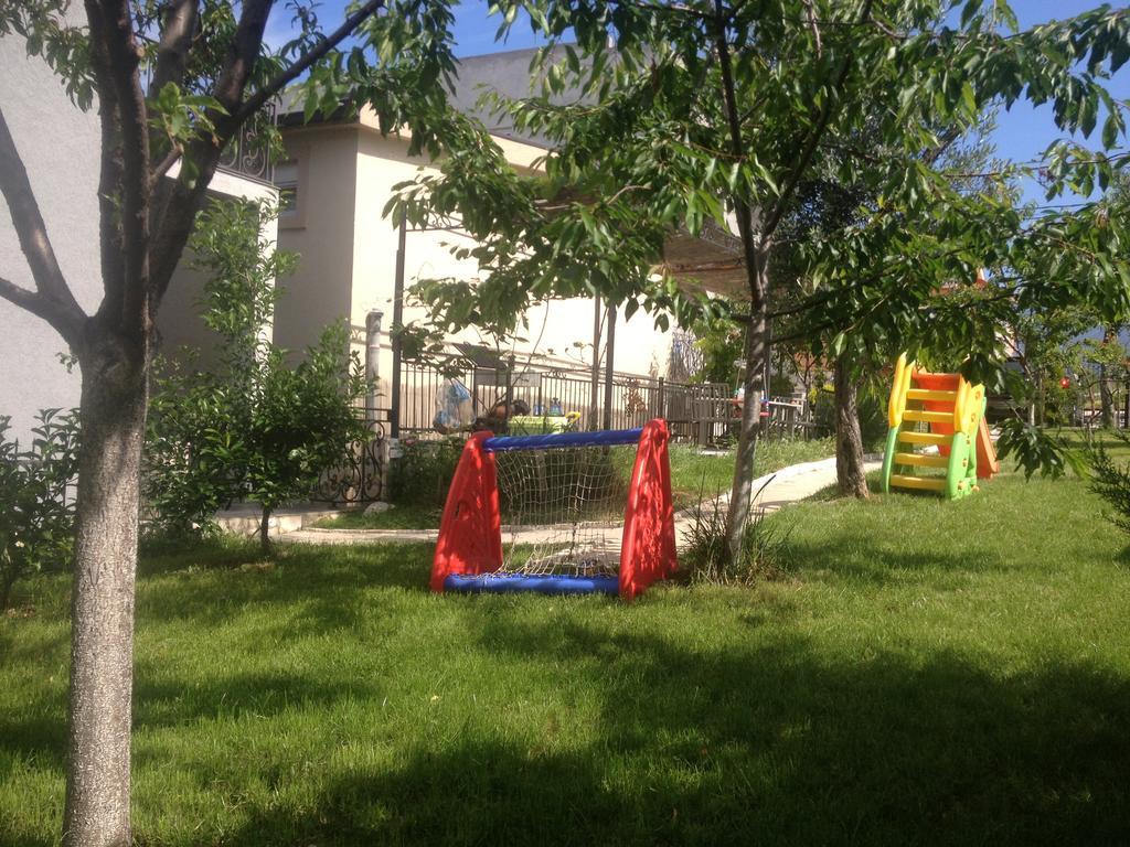 Apartments Svetlana ウトイェハ エクステリア 写真